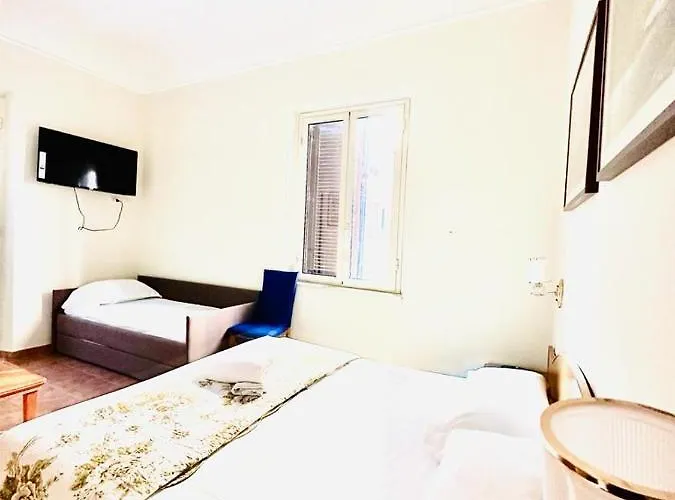 Resi Otel Roma